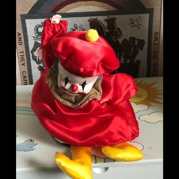 Rare Vintage Victorian Porcelain Moving Musical Clown - Picture 8 of 8